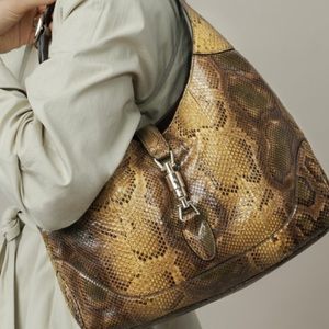 Meet your Posher, Alisha